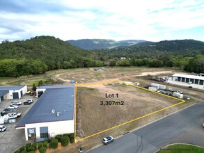 25-27 Carlo Drive, Cannonvale, QLD - Aerial  map view