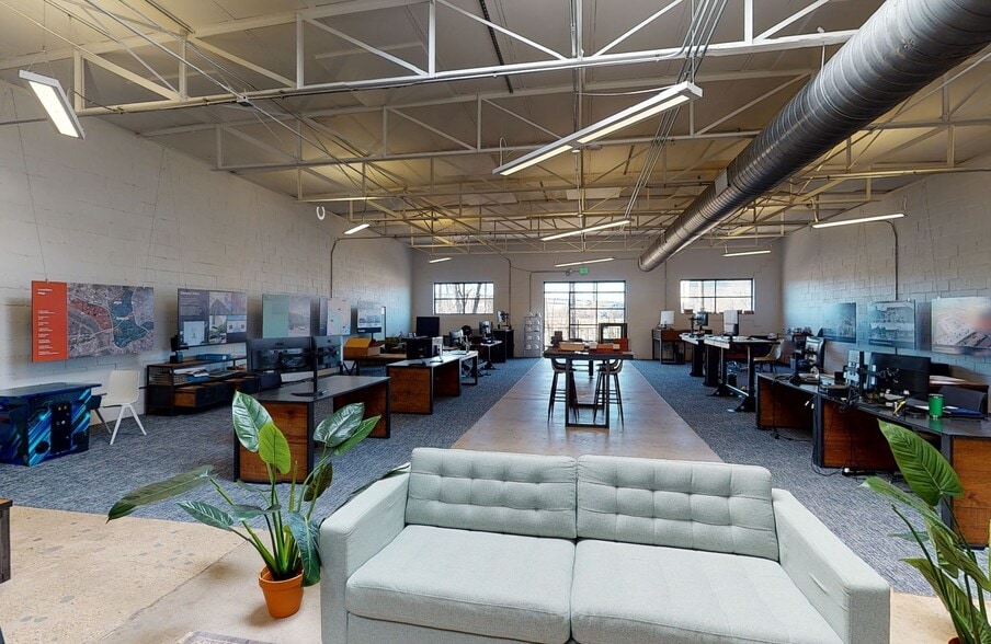 119-127 Manufacturing St, Dallas, TX for lease - Matterport 3D Scan - Image 3 of 38