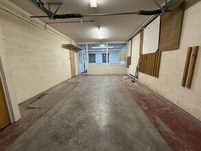 Airport Service Rd, Portsmouth à louer Photo intérieure- Image 1 de 5