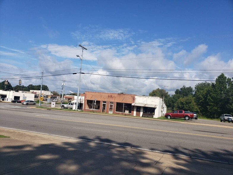 208 Amhurst Place, Englewood, TN for sale - Building Photo - Image 2 of 6