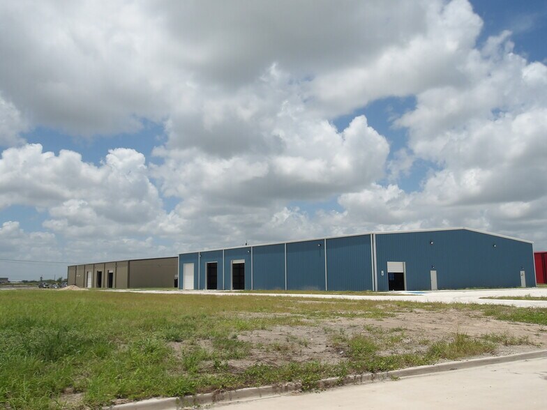 1750 Reveille Rd, Harlingen, TX à vendre - Photo du bâtiment - Image 2 de 23