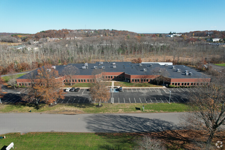 300 Willow St, North Andover, MA for lease - Building Photo - Image 2 of 3