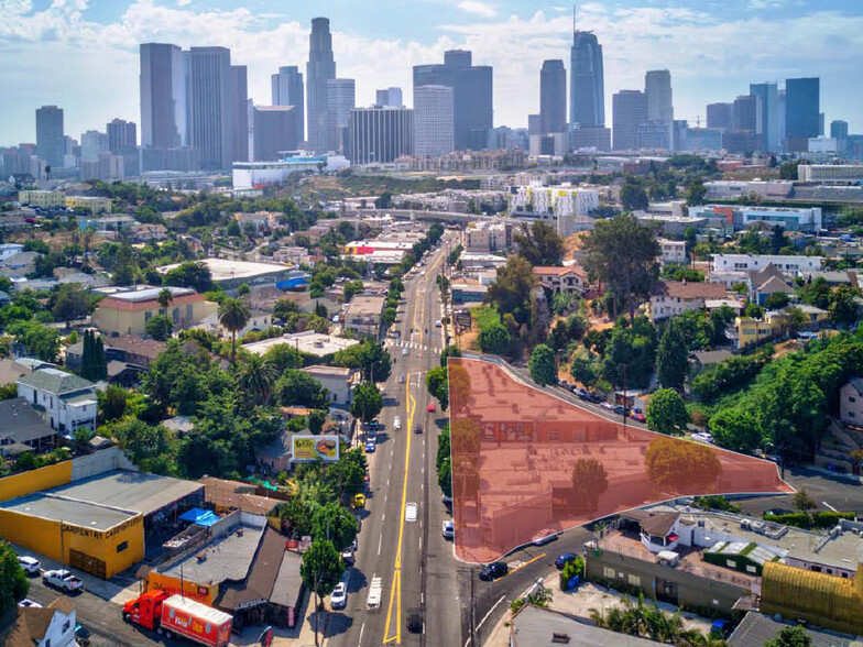 301-343 N Glendale Blvd, Los Angeles, CA à louer - Photo du bâtiment - Image 3 de 10