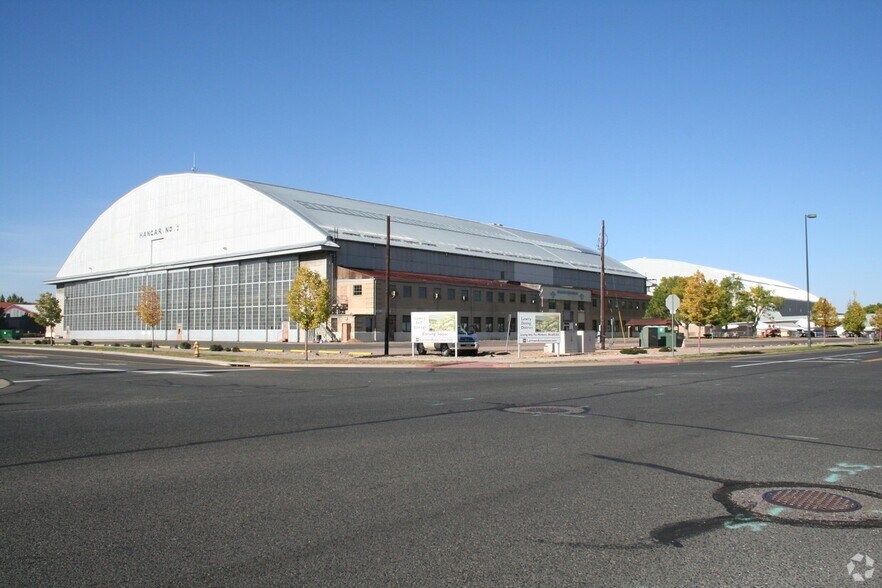 7581 E Academy Blvd, Denver, CO à louer - Photo du bâtiment - Image 2 de 9