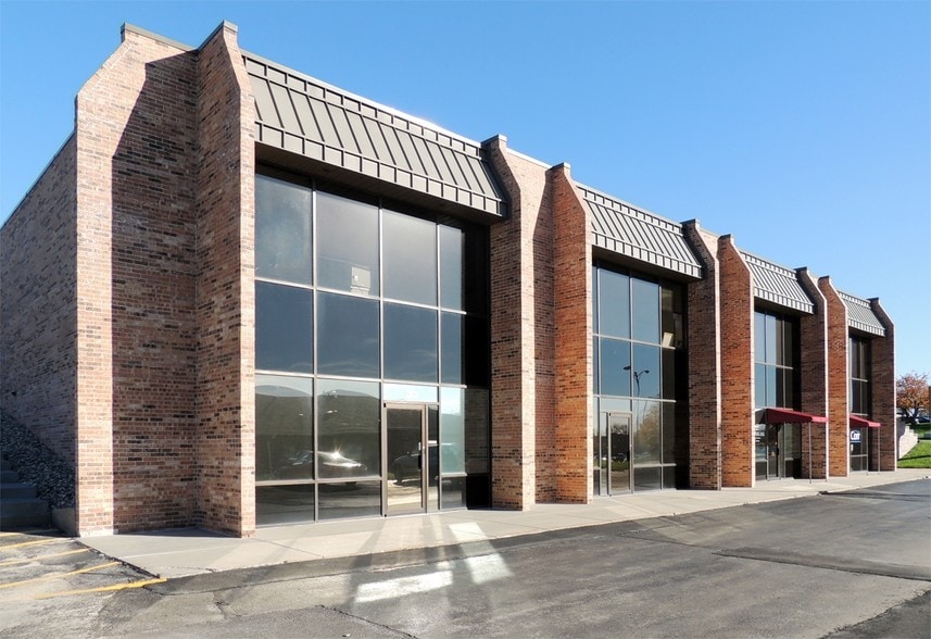 10828 John Galt Blvd, Omaha, NE for lease - Primary Photo - Image 1 of 2