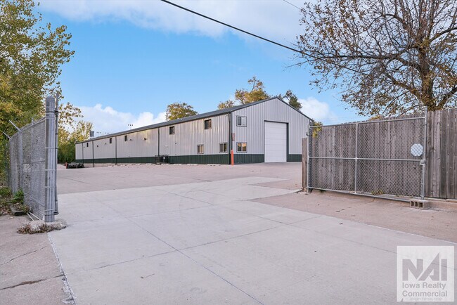 Plus de détails pour 1402 SW 18th St, Cedar Rapids, IA - Industriel à louer