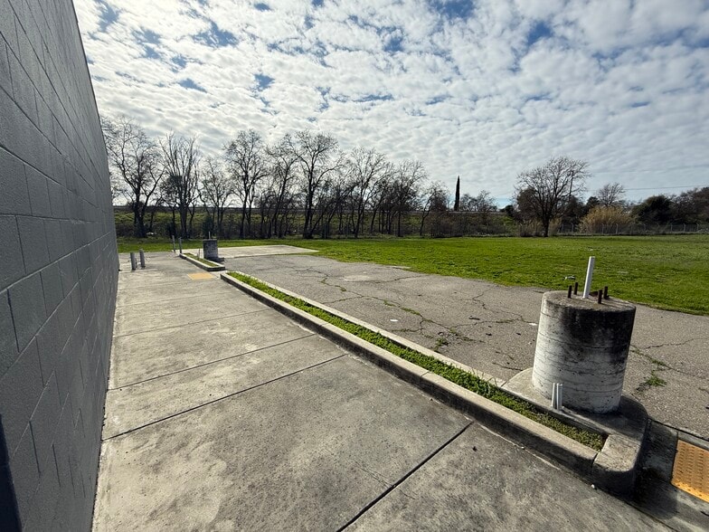 1625 Sacramento Ave, West Sacramento, CA à vendre - Photo du bâtiment - Image 3 de 9