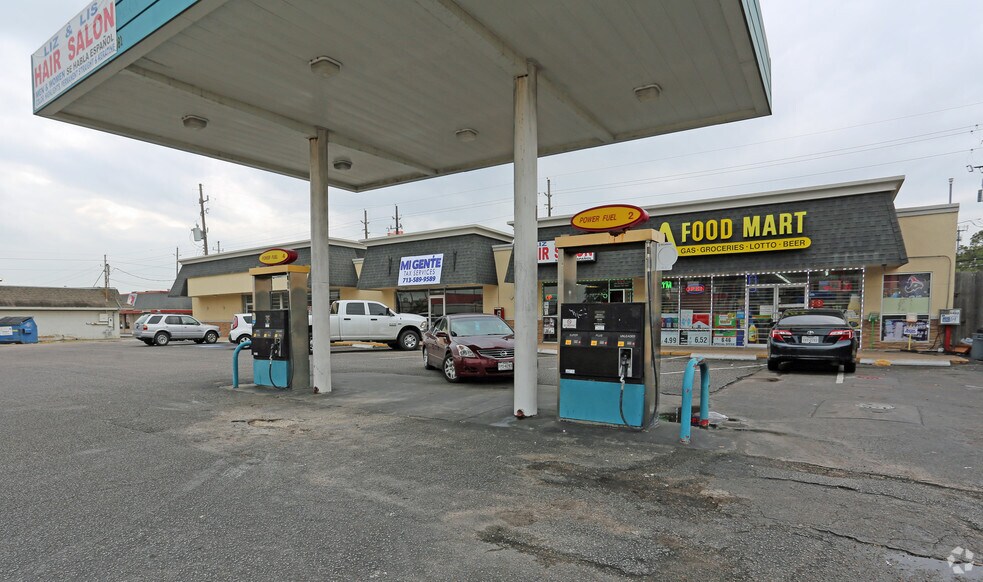 17001-17015 Rolling Creek Dr, Houston, TX à vendre - Photo du bâtiment - Image 3 de 4