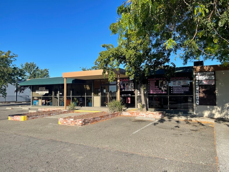 91-97 W Main St, Woodland, CA for lease - Building Photo - Image 1 of 3