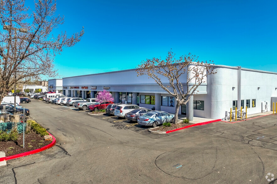 4000-4130 Douglas Blvd, Roseville, CA for lease - Primary Photo - Image 1 of 12
