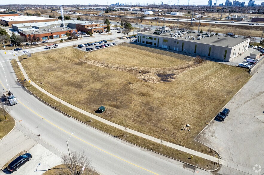 390 Rivermede Rd, Concord, ON à vendre - Photo principale - Image 1 de 1