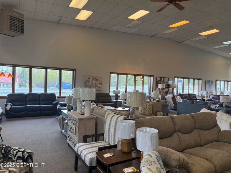651 N Shoreline Dr, Wasilla, AK à vendre - Photo intérieure - Image 3 de 15
