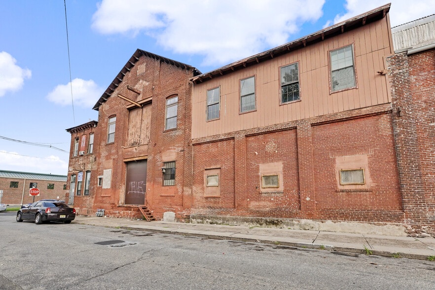 2 Pearl St, Trenton, NJ for lease - Building Photo - Image 2 of 15