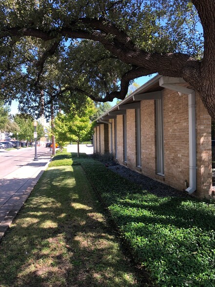 2750 Fairmount St, Dallas, TX for lease - Building Photo - Image 2 of 6