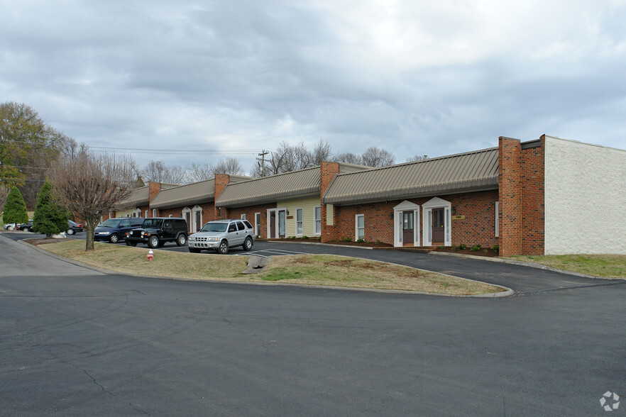 1300-1319 Central Ct, Hermitage, TN for lease - Building Photo - Image 1 of 7