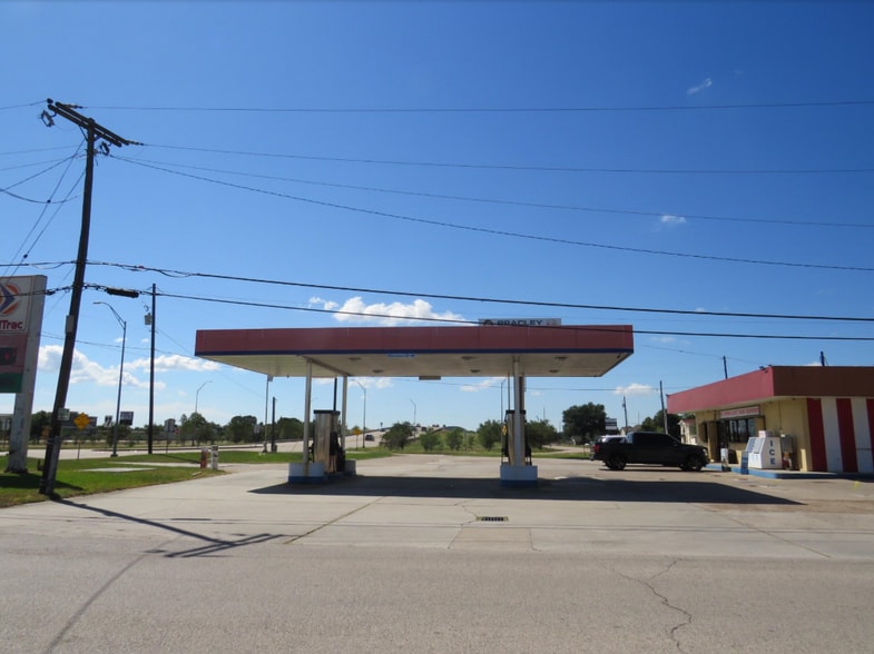 3002 Nall St, Port Neches, TX for sale - Building Photo - Image 3 of 9