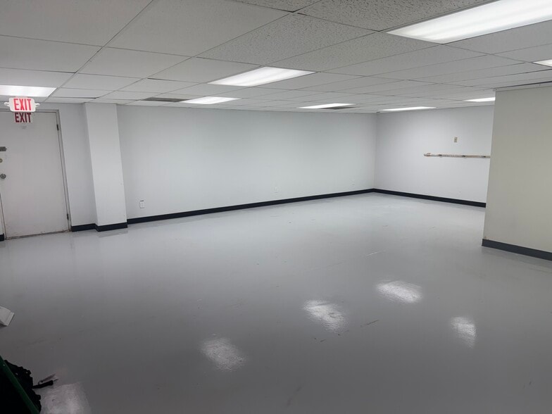 621 N Grimes St, Hobbs, NM for lease - Building Photo - Image 2 of 8