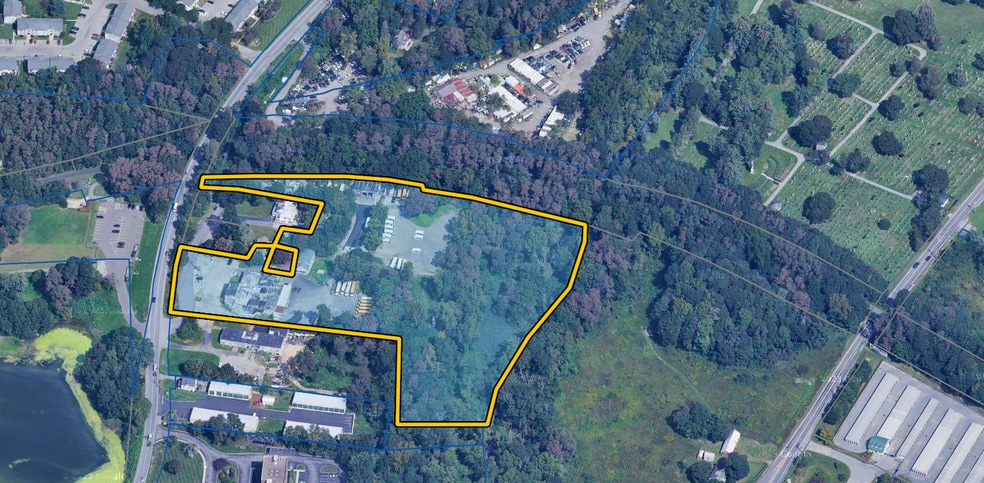 32 Fitchett Way, Poughkeepsie, NY for sale - Building Photo - Image 2 of 2