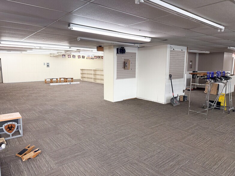 6645 19th St, Lubbock, TX à louer - Photo du bâtiment - Image 3 de 9