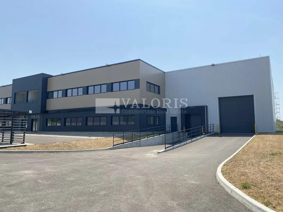 Flex in Colombier-Saugnieu for lease Building Photo- Image 1 of 4