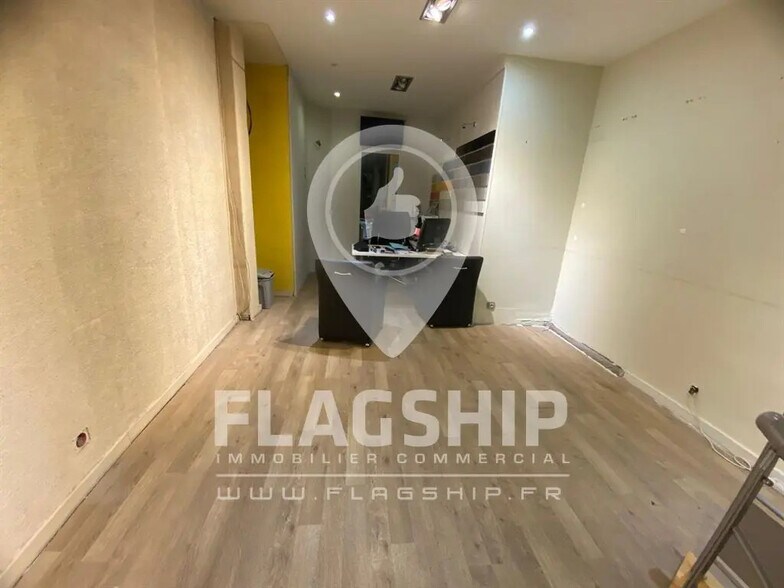 Retail in Paris for sale - Building Photo - Image 1 of 7