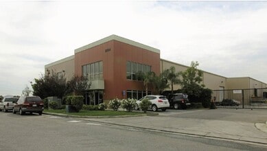 2764 S Vista Ave, Rialto, CA for lease Interior Photo- Image 2 of 2