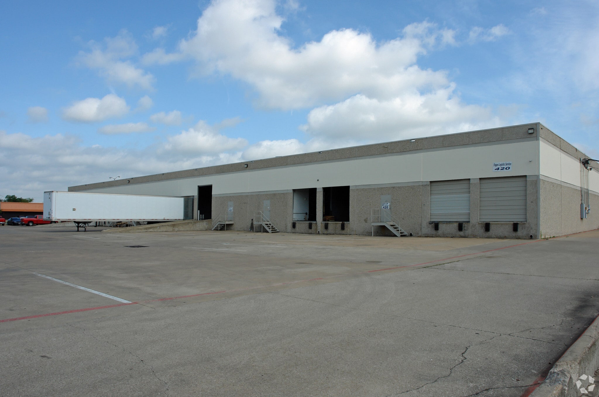 400-420 W Mockingbird Ln, Dallas, TX for lease Primary Photo- Image 1 of 3