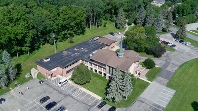 974 Skyline Dr SW, Rochester, MN for lease Interior Photo- Image 1 of 6
