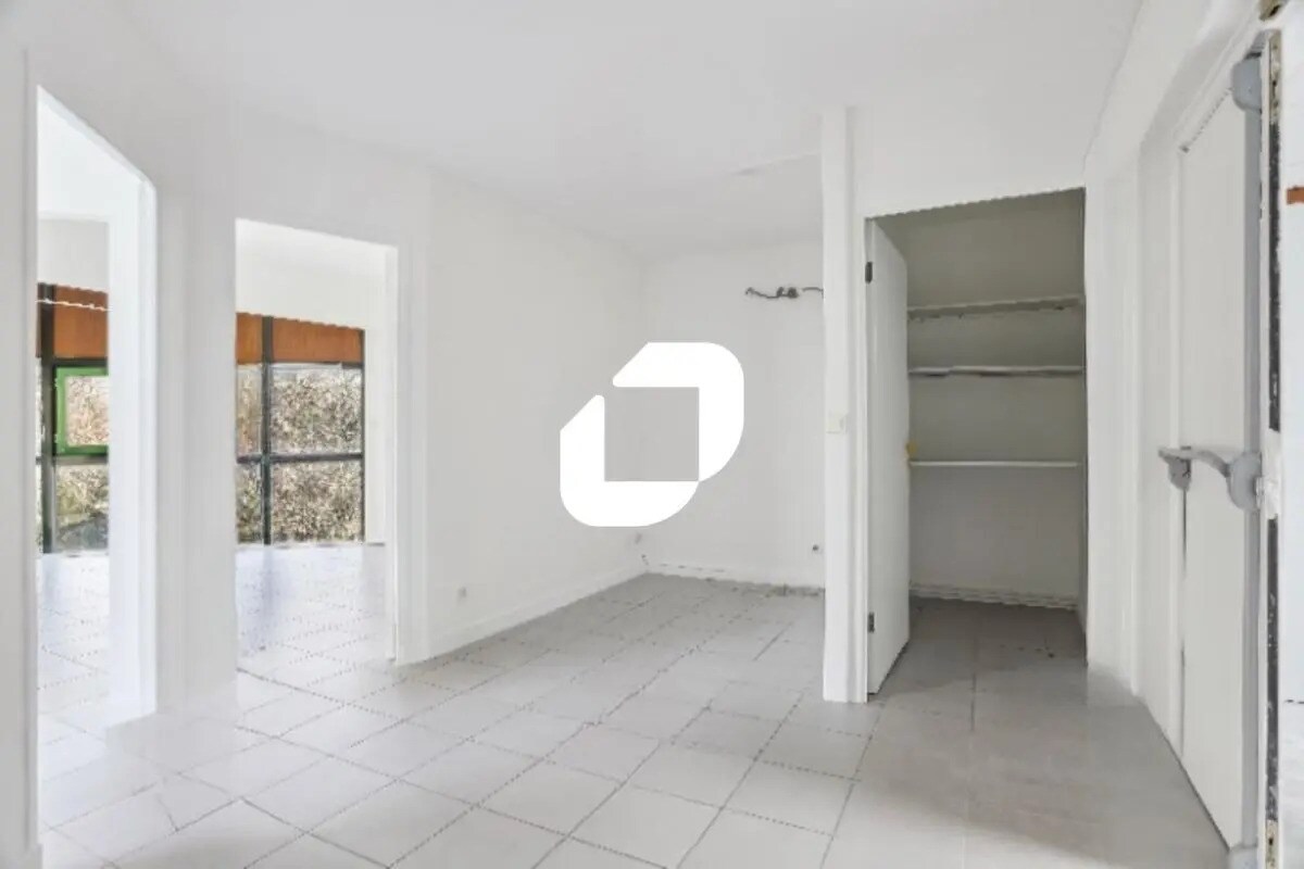 Bureau dans Lognes à louer Photo intérieure- Image 1 de 9