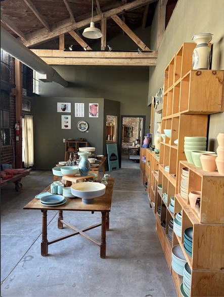 5743 Horton St, Emeryville, CA à louer - Photo du bâtiment - Image 3 de 11