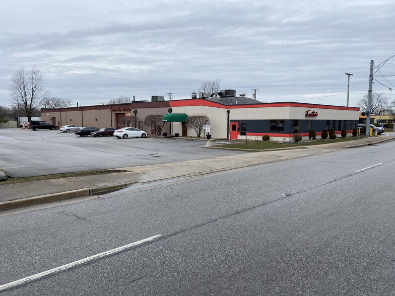 9400 Indianapolis Blvd, Highland, IN for sale - Building Photo - Image 1 of 1