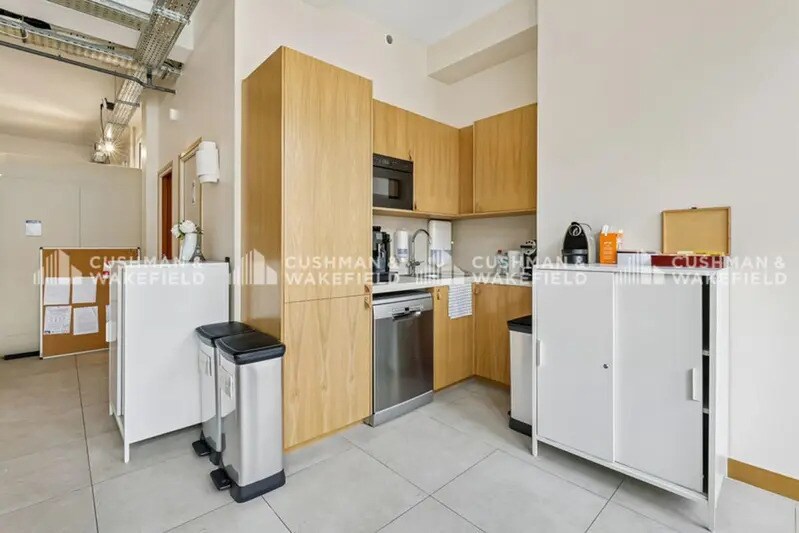 31-33 Rue Du Louvre, Paris à louer - Photo du bâtiment - Image 2 de 15