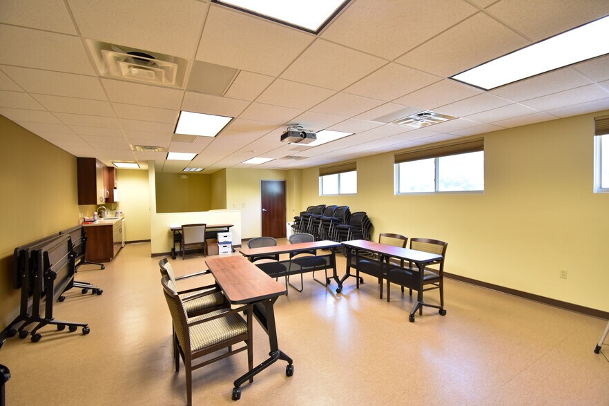 2500 W William Cannon Dr, Austin, TX à vendre - Photo intérieure - Image 2 de 14