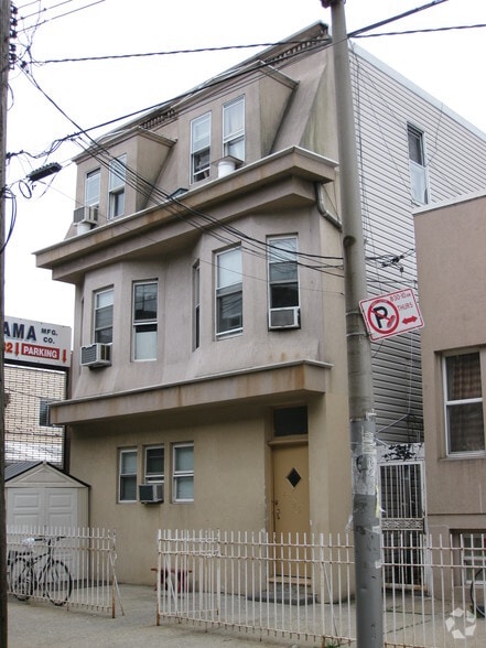 2194-2196 McDonald Ave, Brooklyn, NY for sale - Primary Photo - Image 1 of 4