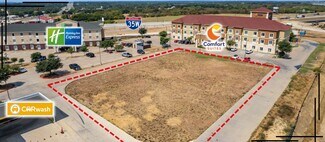 Plus de détails pour 805 N Parkway Dr, Alvarado, TX - Terrain à louer