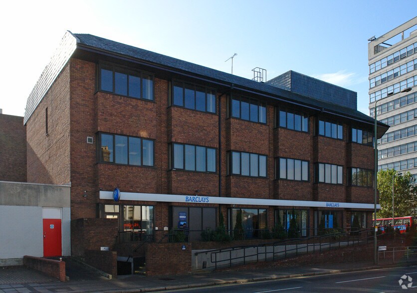 1250 High Rd, Londres à vendre - Photo du bâtiment - Image 2 de 4