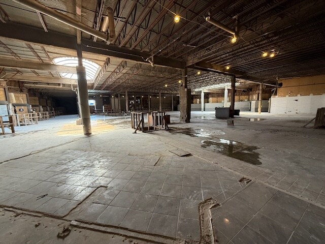 2121 Main St, Houston, TX à louer - Photo du bâtiment - Image 2 de 3