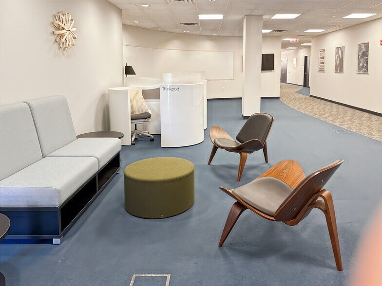 44 Apple St, Tinton Falls, NJ à louer - Photo intérieure - Image 3 de 14