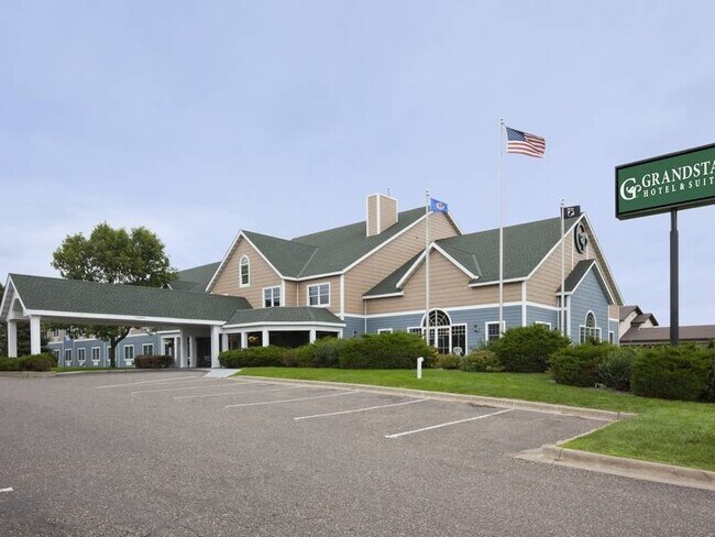 Plus de détails pour 2200 W Frontage Rd, Stillwater, MN - Services hôteliers à vendre