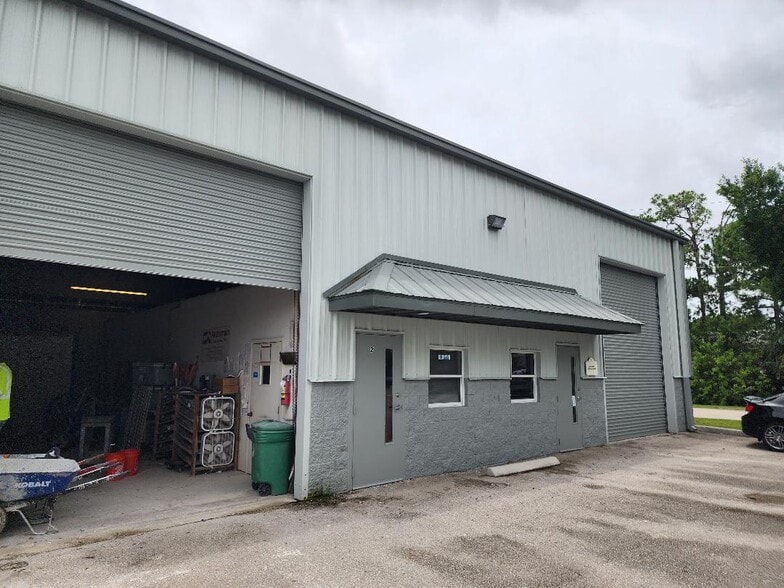 460 NW Concourse Pl, Port Saint Lucie, FL for lease - Building Photo - Image 1 of 9