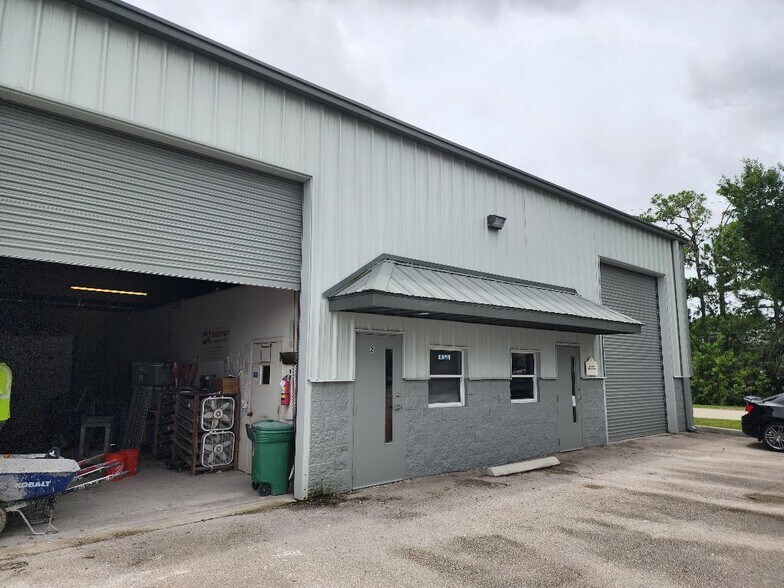 460 NW Concourse Pl, Port Saint Lucie, FL à louer - Photo du bâtiment - Image 1 de 9