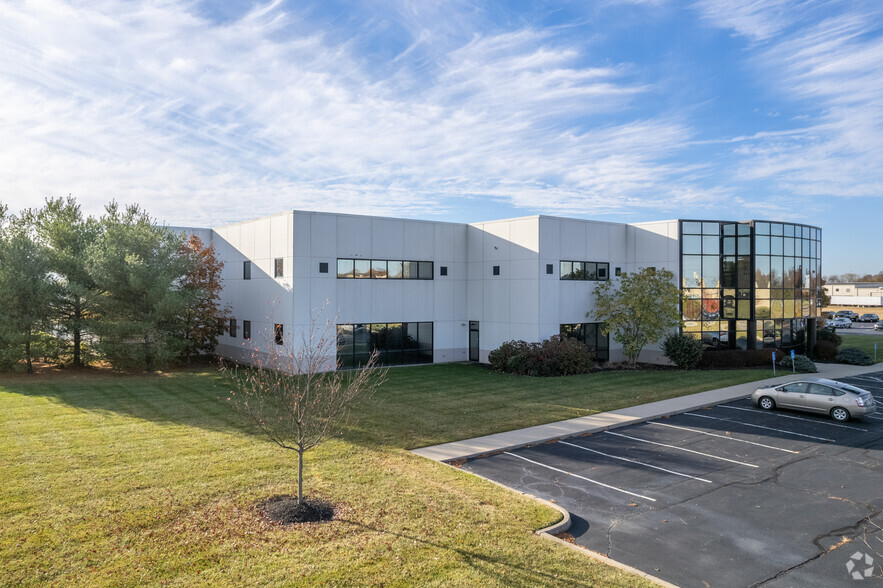 1637 Kingsview Dr, Lebanon, OH for lease - Building Photo - Image 1 of 4