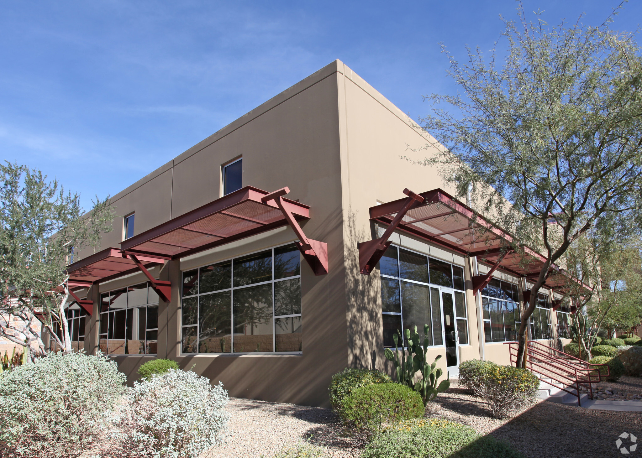 5009 E Washington St, Phoenix, AZ for lease Building Photo- Image 1 of 23