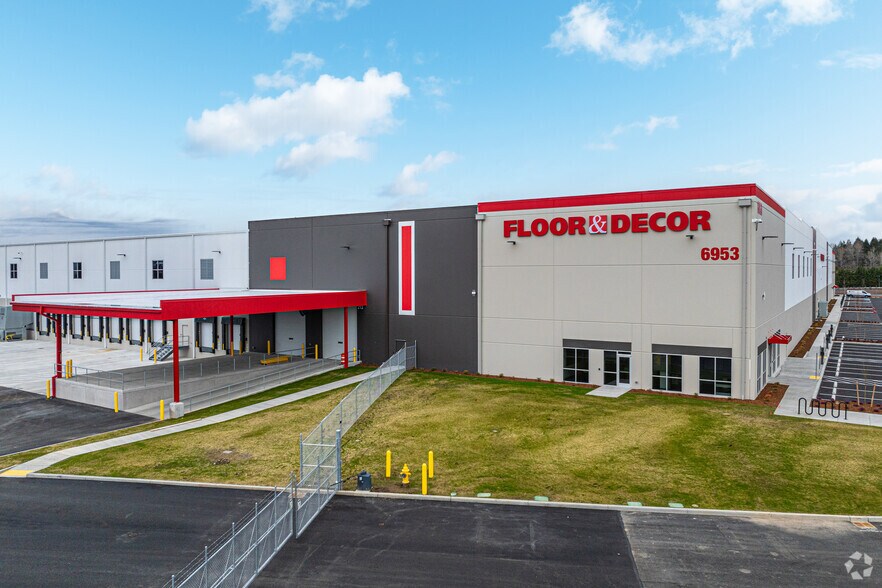 17819 Canyon Rd E, Puyallup, WA à louer - Photo du bâtiment - Image 3 de 9