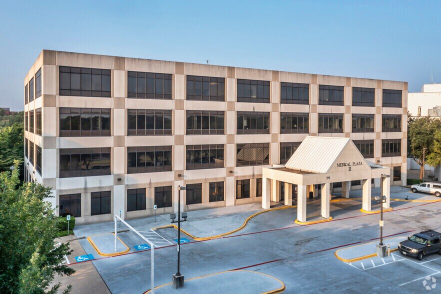 399 W Campbell Rd, Richardson, TX à louer - Photo du bâtiment - Image 1 de 13