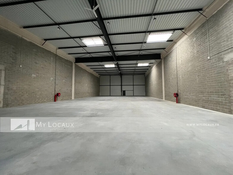 Industriel dans SAINT-OUEN-L'AUMONE à louer - Photo intérieure - Image 3 de 6