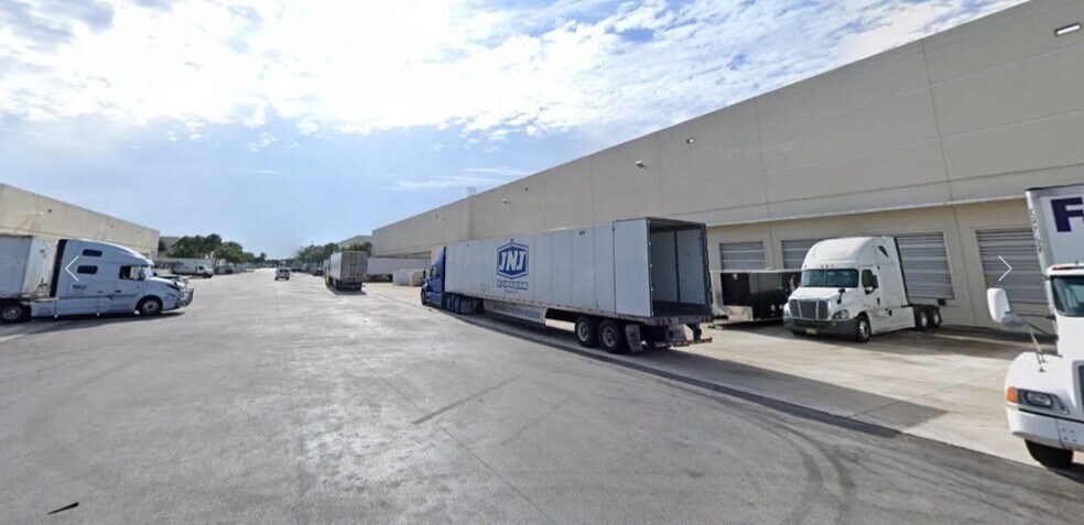 2003-2031 SW 2nd St, Pompano Beach, FL à louer - Photo du bâtiment - Image 2 de 6