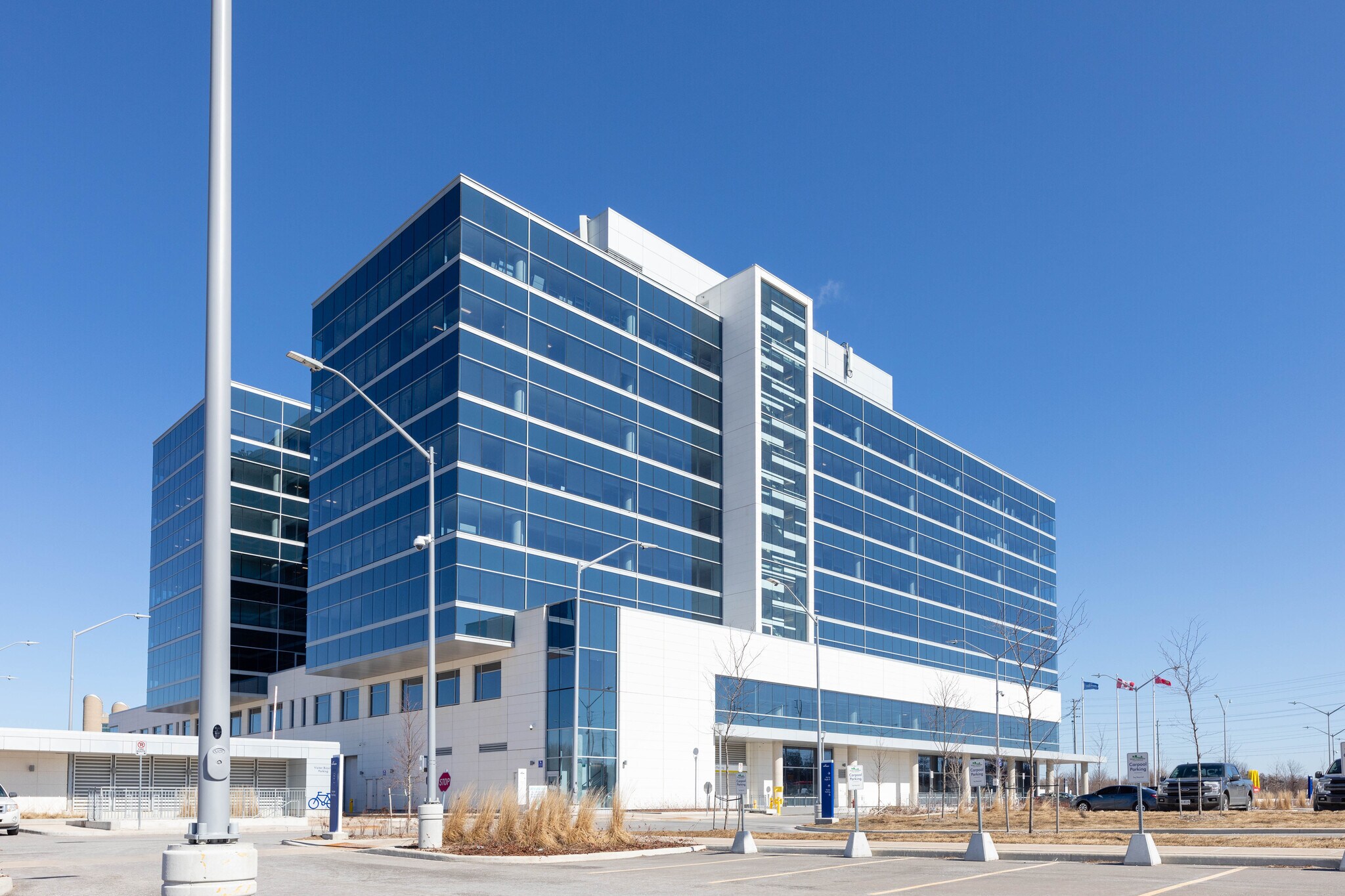 17150 Yonge St, Newmarket, ON à vendre Photo principale- Image 1 de 1