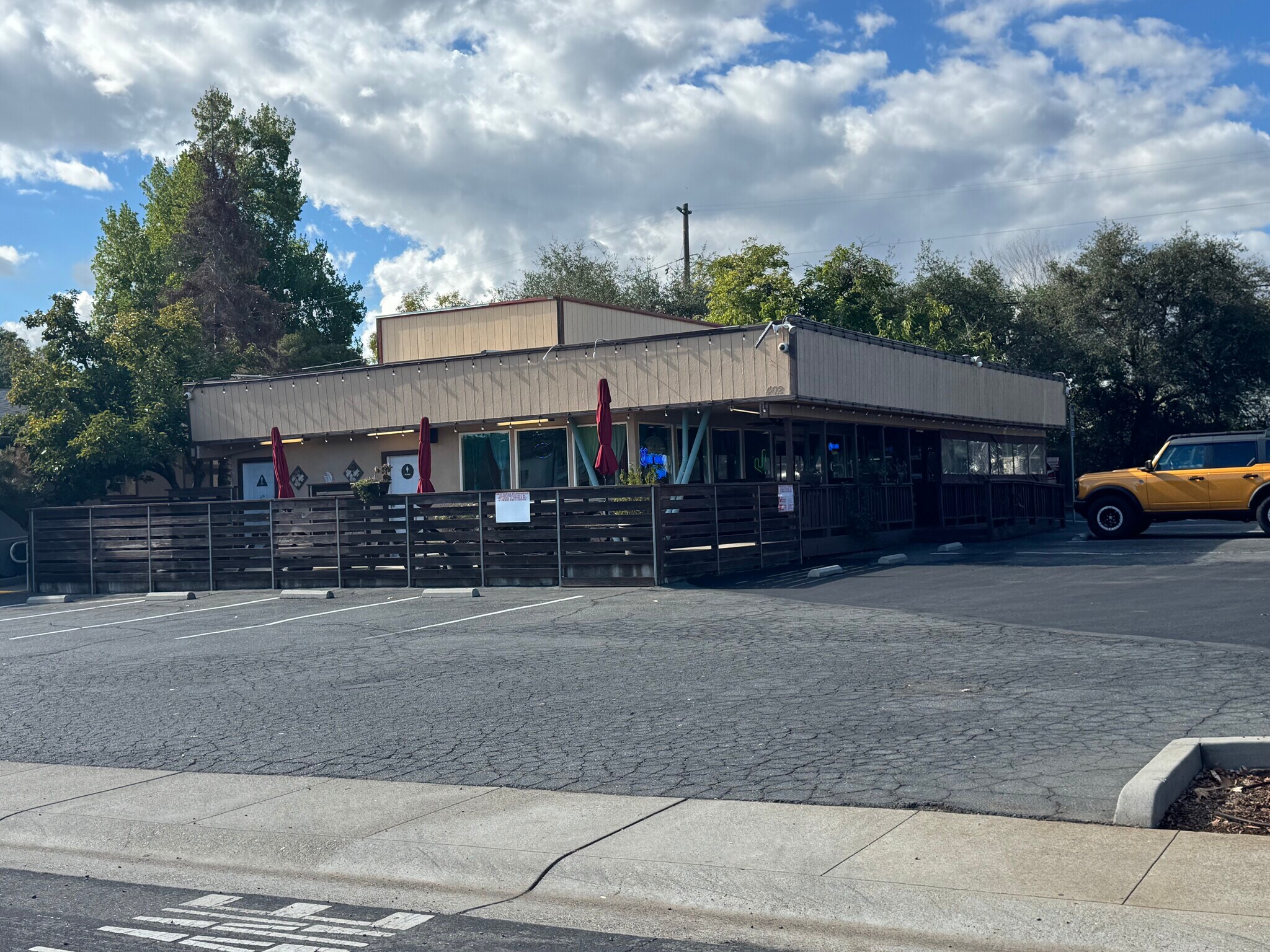 402 Natoma St, Folsom, CA for lease Building Photo- Image 1 of 9