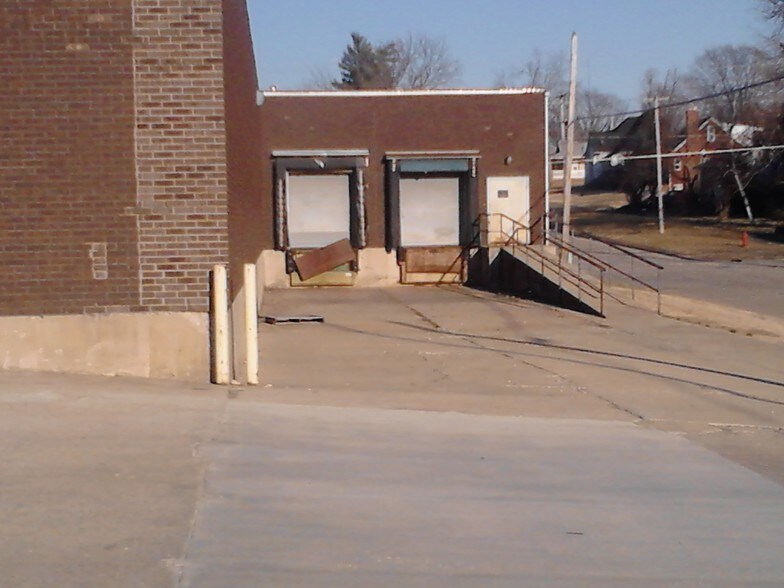 200 W Gallatin St, Vandalia, IL à vendre - Photo du bâtiment - Image 3 de 4